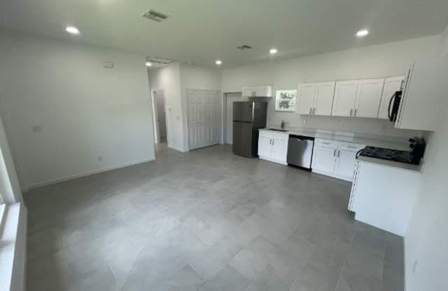 ONE OF A KIND! BRAND NEW 1 Bedroom-1 Bath Gallery 4