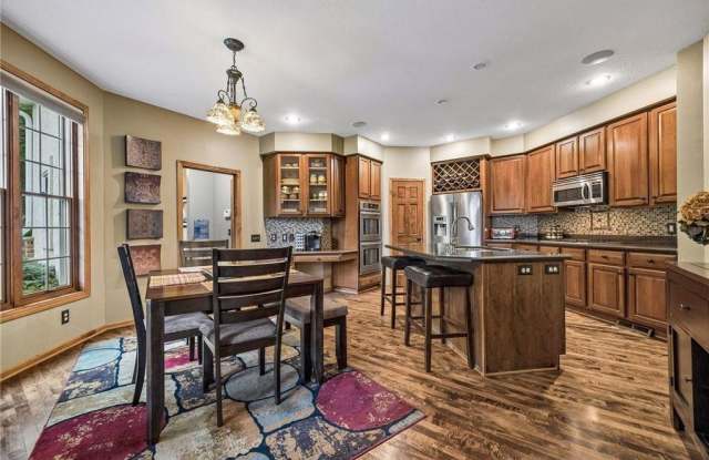 18464 Farmstead Circle Gallery 3