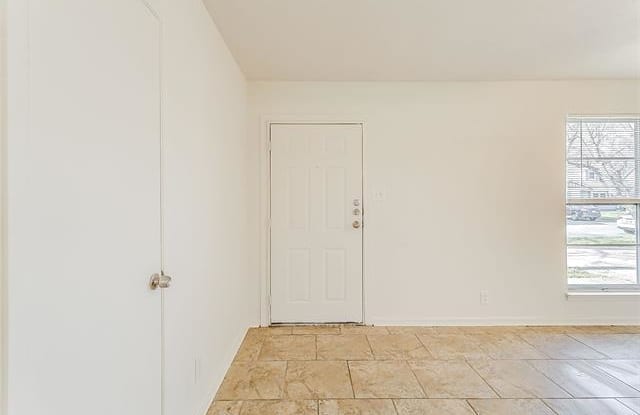 516 NW Newton Drive Gallery 3
