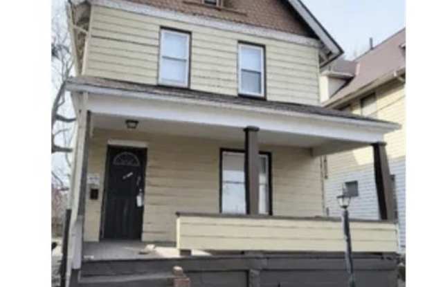 1246 E 113th St photos photos