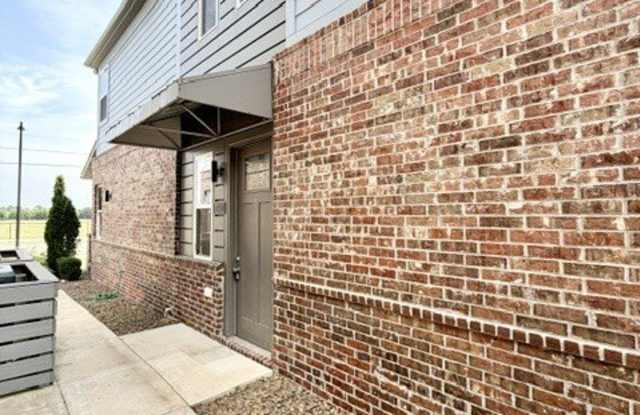 1701 W Deane Street Gallery 2