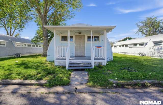 Charming 2BR Duplex in Commerce City Gallery 3