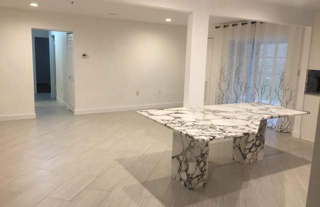 8390 MONTGOMERY RUN Road photos photos