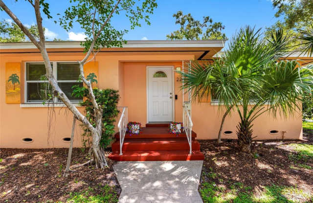 2201 PARK STREET N photos photos