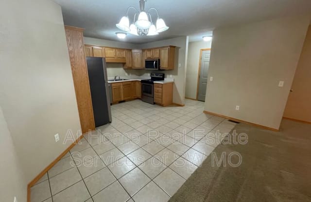 931 N Madison Ave photos photos