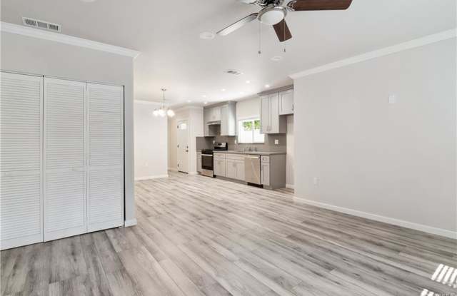 1319 North Hudson Avenue photos photos