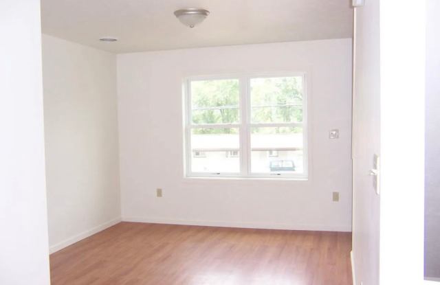 CLEMENS LANE 137/139 Gallery 3