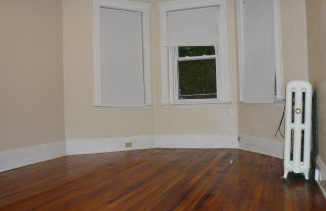 Packards Corner 3 bed split Heat Hw Inc NO FEE Students ok photos photos