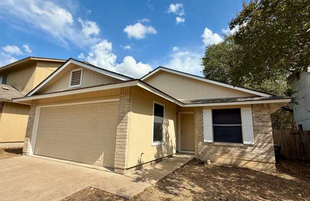 QUIET LOCATION - YARD BACKS TO GREENBELT photos photos