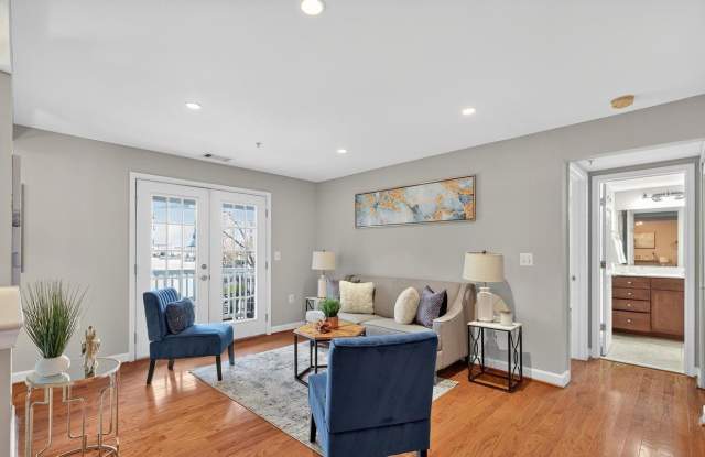4163 S Four Mile Run Dr Unit 301 Gallery 2