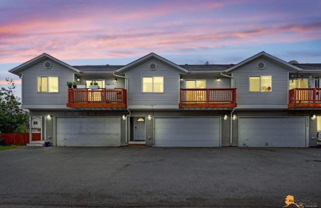 Modern 4-Bedroom Townhome in Desirable South Anchorage - 2022 East 73rd Avenue, Anchorage, AK 99507