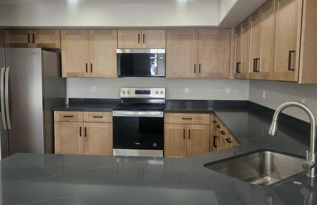 1125 W Sandy Banks Gallery 1