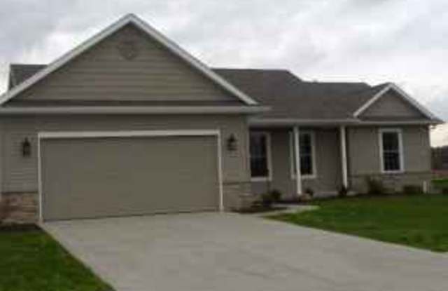 Perfect 3 Bedroom Executive Home in New Paris! Gallery 1