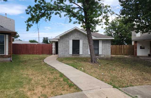 305 Meadow Court - 305 Meadow Court, Wylie, TX 75098