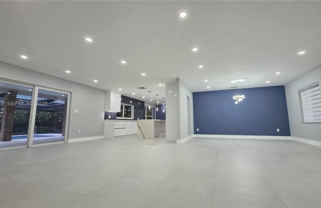 10540 SW 125th St photos photos