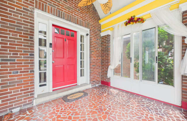 Beautiful 5 Bedroom Single Family Home on N 2nd Gallery 4
