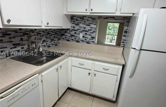 7900 Colony Cir S Gallery 2