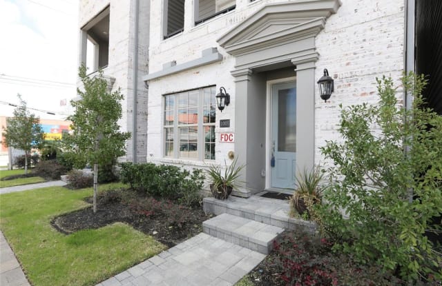 1005 Saint Charles Street - 1005 Saint Charles Street, Houston, TX 77003