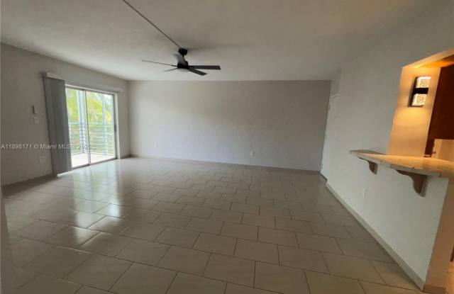 301 Sunrise Dr Gallery 4