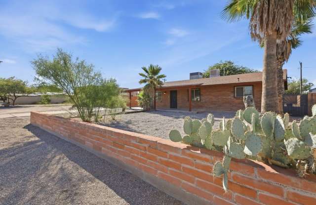 Spacious 3-Bedroom Home with Large Backyard & Extended Driveway Gallery 1