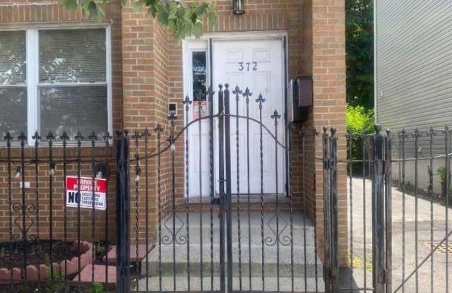 372 Grove St photos photos