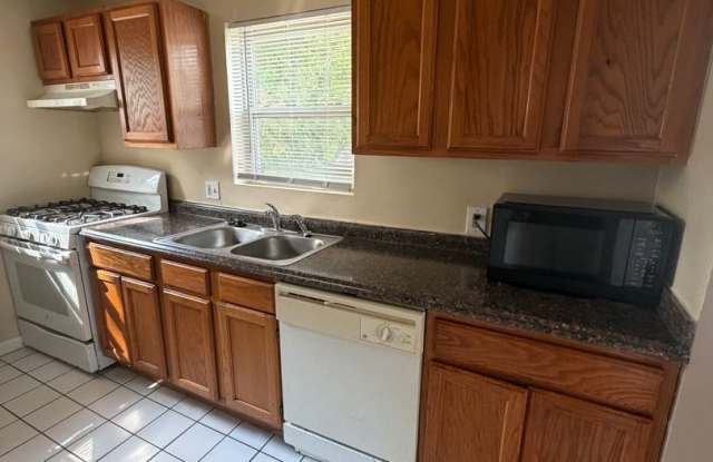 Cute Pontiac 2 Bedroom! Gallery 4