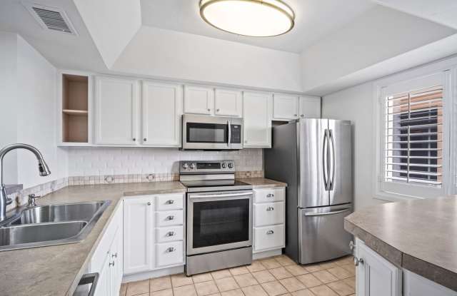 Stunning 2-bedroom, 2.5 bathroom condo with Bay view in Fort Myers Beach Gallery 4