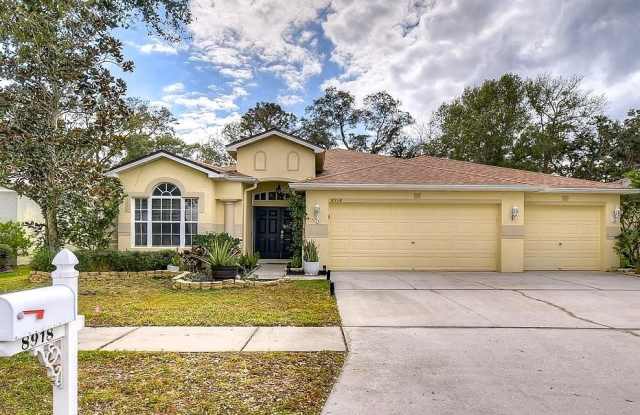 8918 N River Rd photos photos