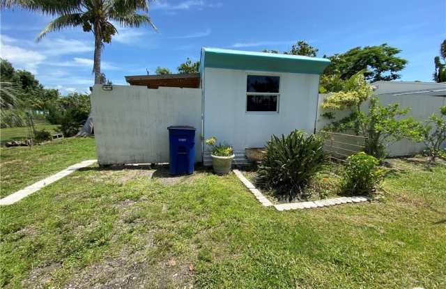 5687 Meadowlark Lane - 5687 Meadowlark Lane, Pine Island Center, FL 33922
