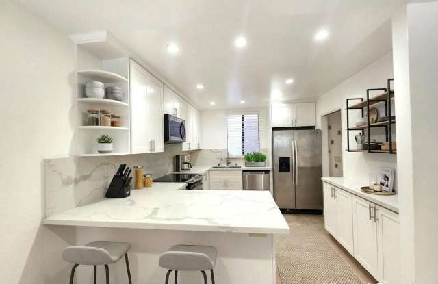 Burlingame townhouse Gallery 4
