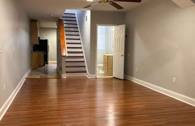 Charming 3BD/2.5BA Townhome w/ EV Charger in Hampden, MD! Gallery 4