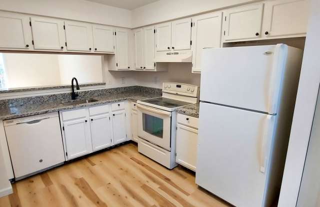Newly Renovated 3-Level Townhome available NOW in Burtonsville photos photos