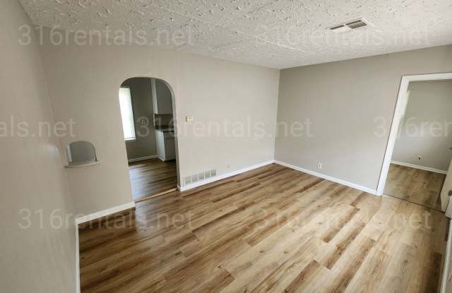 $995 - 3 bedroom / 1 bathroom - Single Family Home photos photos