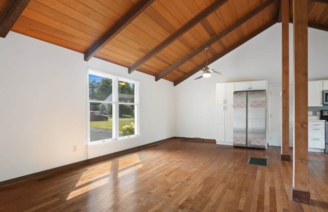 Welcome to this comfortable and spacious single-family home in the desirable Glade-Westover neighborhood of Blacksburg. Gallery 4