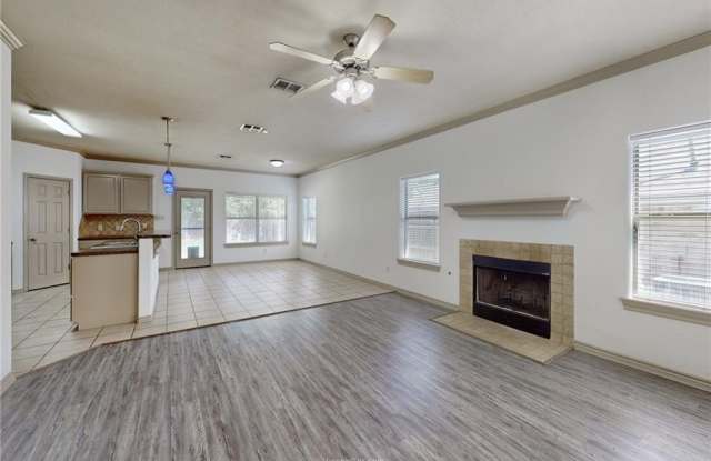 2212 Brougham Place Gallery 3