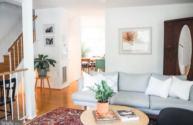 5401 NEW LONDON PARK DRIVE Gallery 3