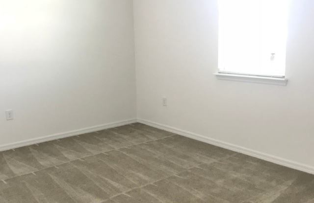 13036 Westside Village Loop Gallery 2