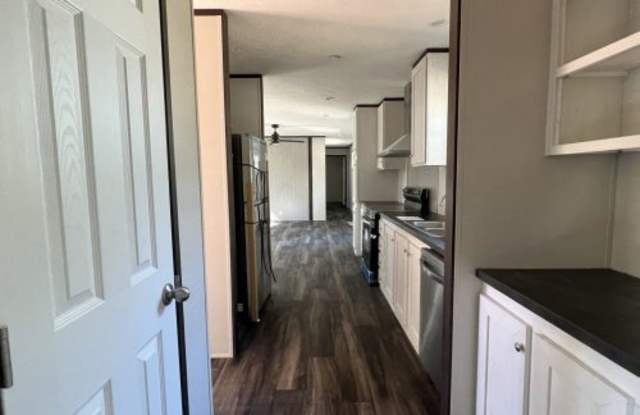 100 Zoe Ave photos photos