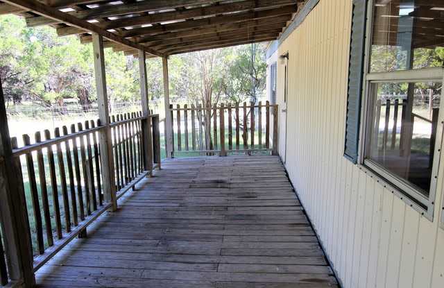 232 Redford Rd - 232 Redford Rd, Lakehills, TX 78063