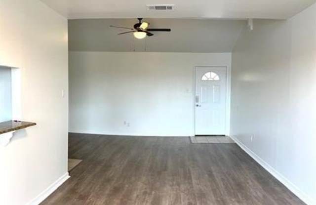 4456 PONTCHARTRAIN Drive Gallery 2
