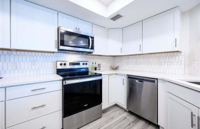 586 Beachwalk Cir Gallery 4