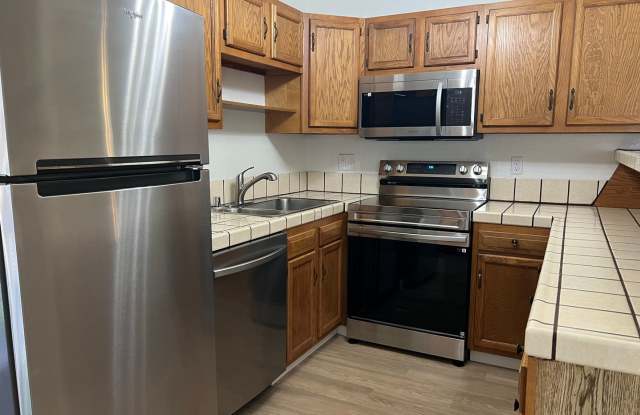 Burlingame 2/1 Remodeled upper unit Ready Now photos photos