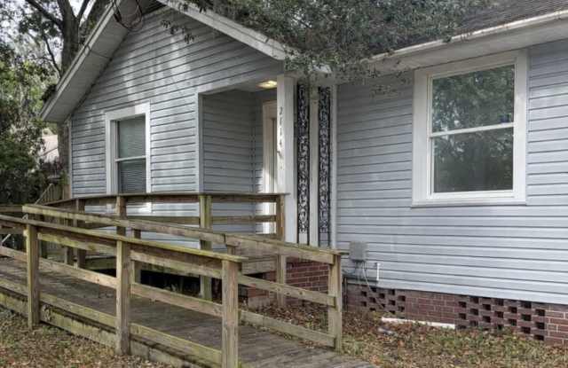 2114 Merrill Avenue photos photos