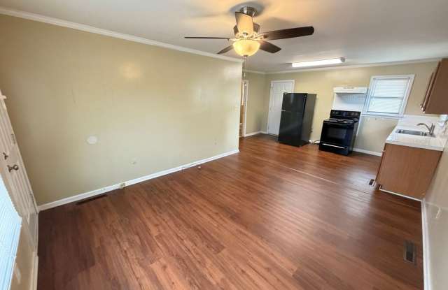 1bed/1ba duplex downtown Landis very Nice condition Gallery 4