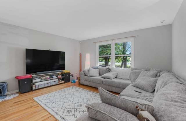 1703 Sherwood Drive Gallery 4