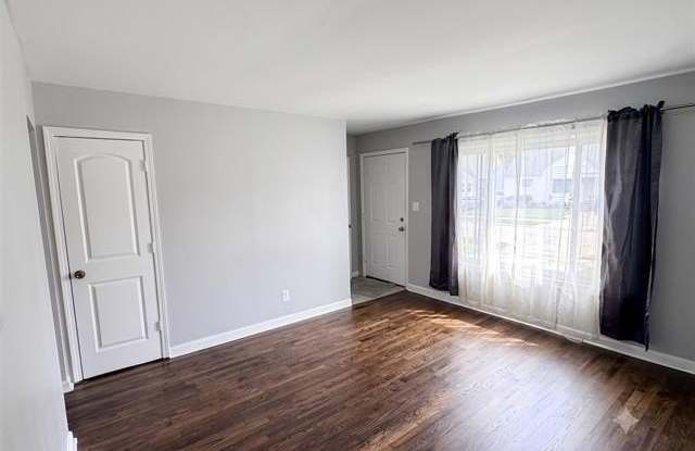 24644 LAUREN Avenue Gallery 3