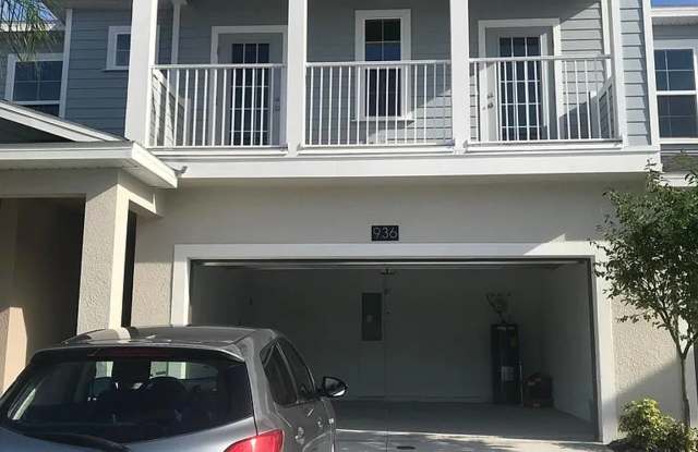 Spacious 3-Bedroom Townhouse in Grandview at Lake Wildmere photos photos
