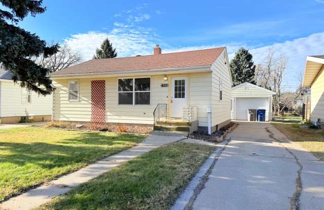 Move-In Ready 3-Bedroom Home with Massive Yard  Garage - 823 17th Street North, Moorhead, MN 56560