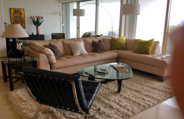 155 OCEAN LANE DR Gallery 4