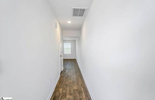 6042 Willutuck Drive Gallery 3